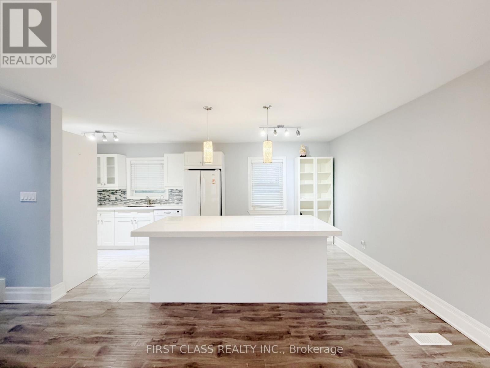 Main - 356 Horsham Avenue, Toronto, Ontario  M2R 1G6 - Photo 5 - C12516982