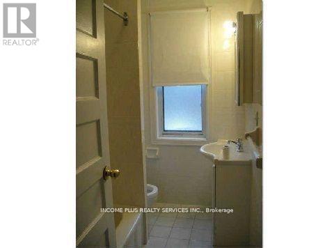 Upper - 176 Westmount Avenue, Toronto, Ontario  M6E 3M8 - Photo 7 - C12517000