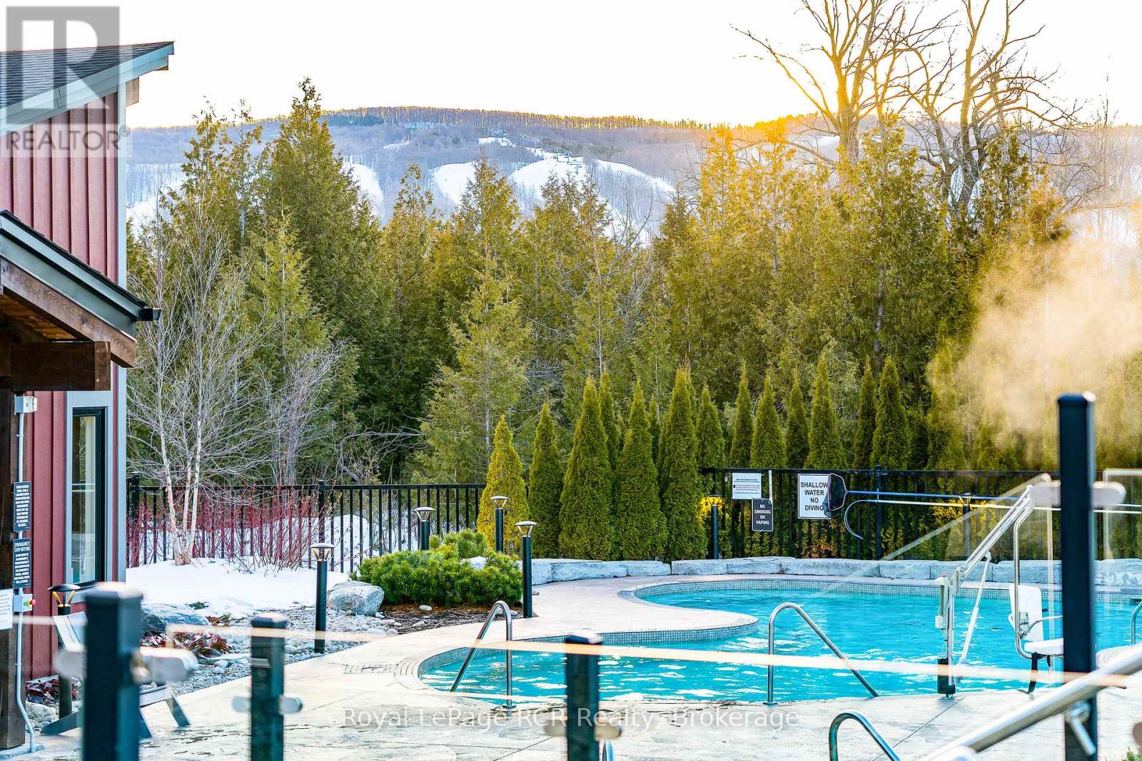 102 - 11 Beckwith Lane, Blue Mountains, Ontario L9Y 0C7 - Photo 2 - X12517164