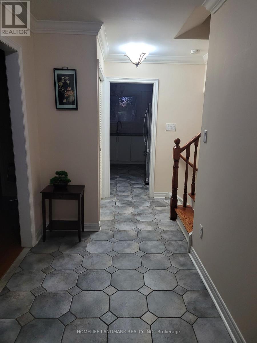 229 Chartland Boulevard, Toronto, Ontario  M1S 2S4 - Photo 5 - E12516804