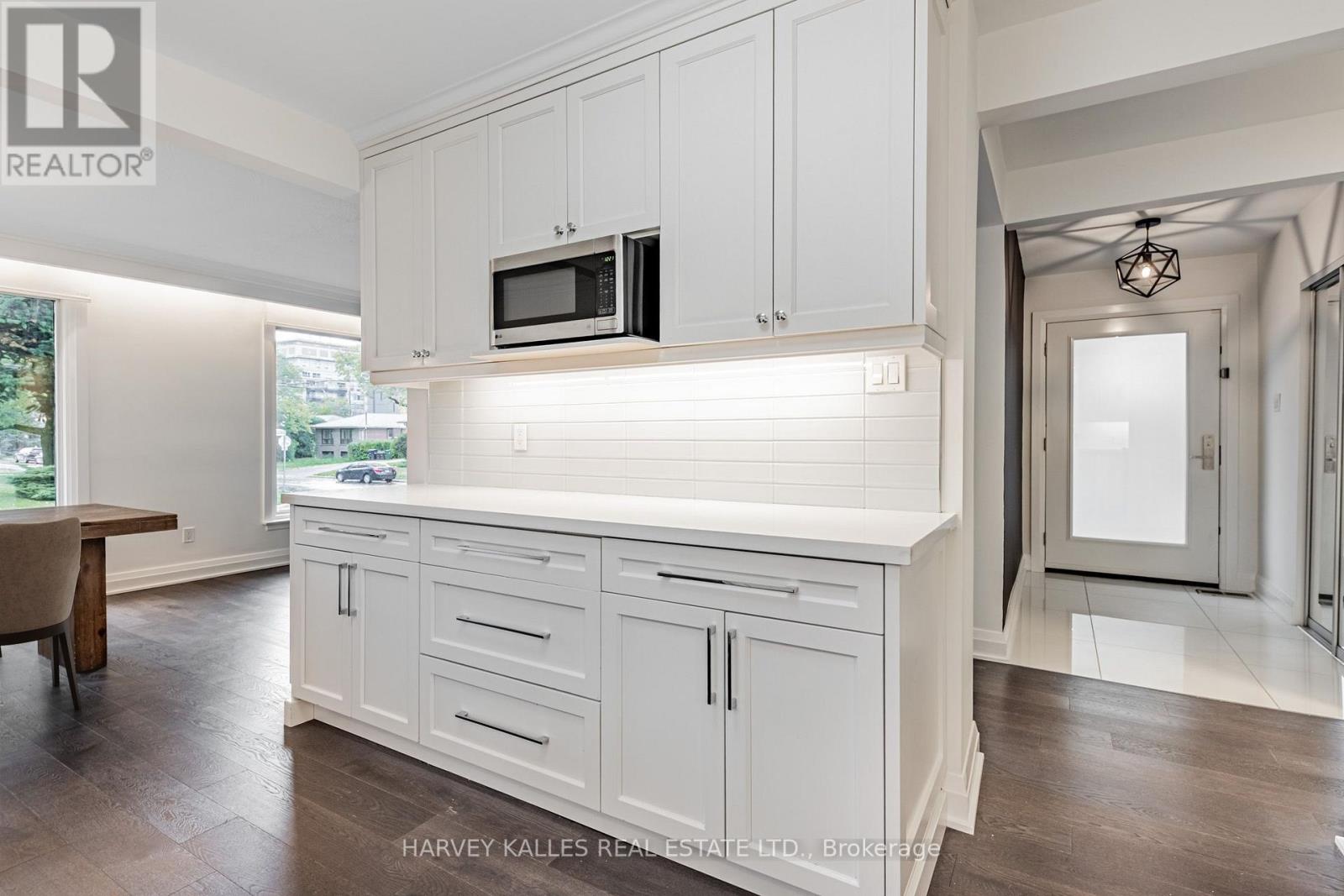 62 Cocksfield Avenue, Toronto, Ontario M3H 3S6 - Photo 3 - C12514030