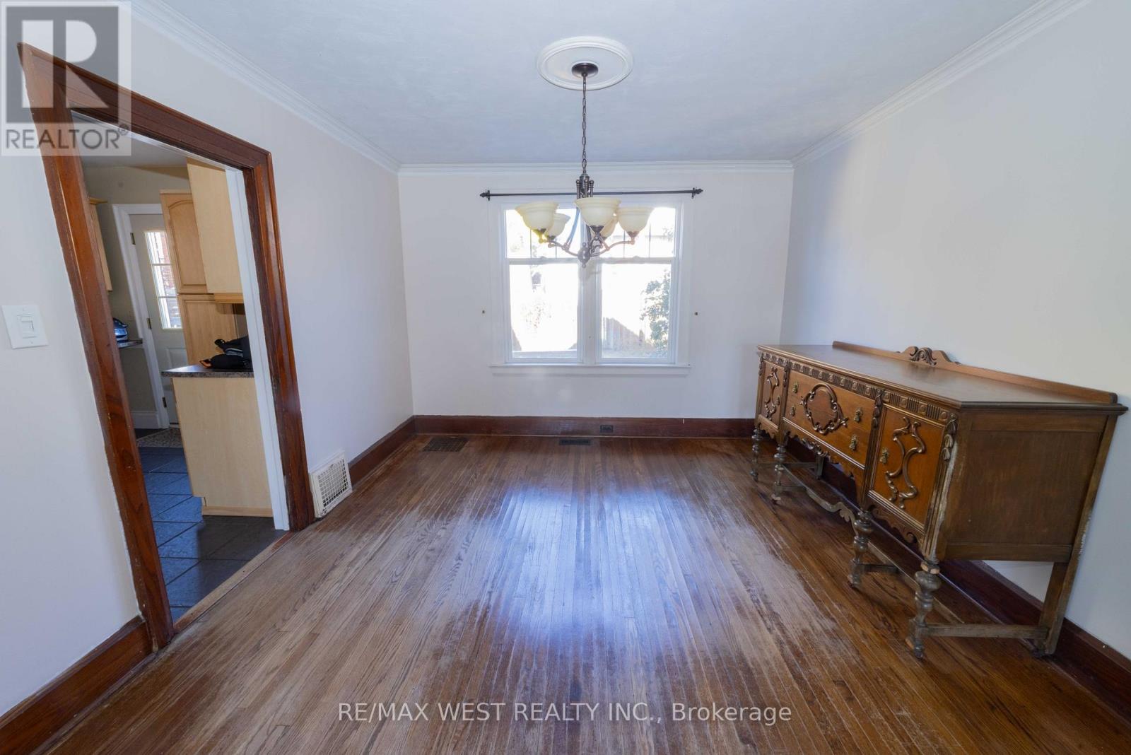 314 Gliddon Avenue, Oshawa, Ontario  L1H 1Z4 - Photo 3 - E12516896