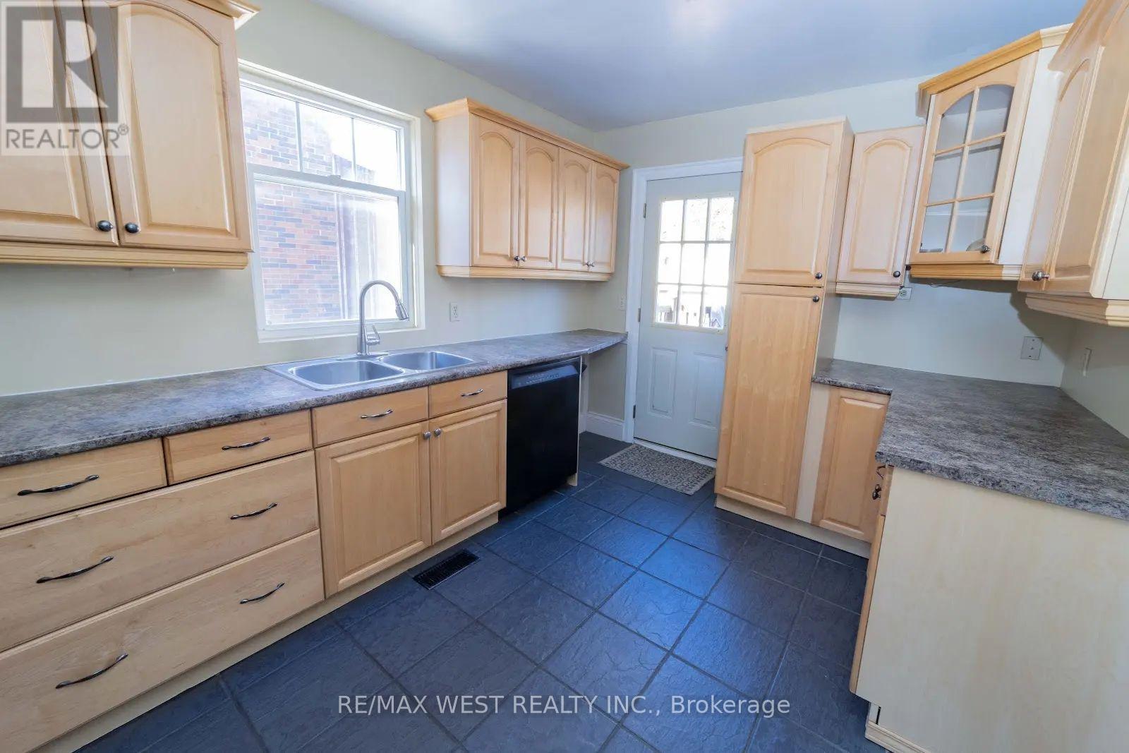 314 Gliddon Avenue, Oshawa, Ontario  L1H 1Z4 - Photo 5 - E12516896