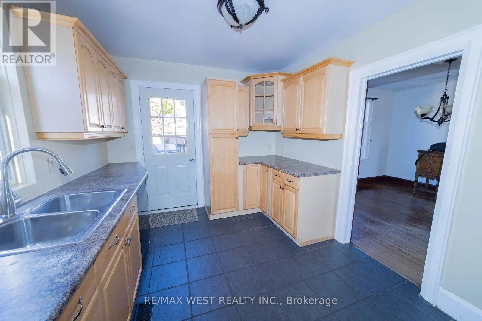 314 Gliddon Avenue, Oshawa, Ontario  L1H 1Z4 - Photo 7 - E12516896