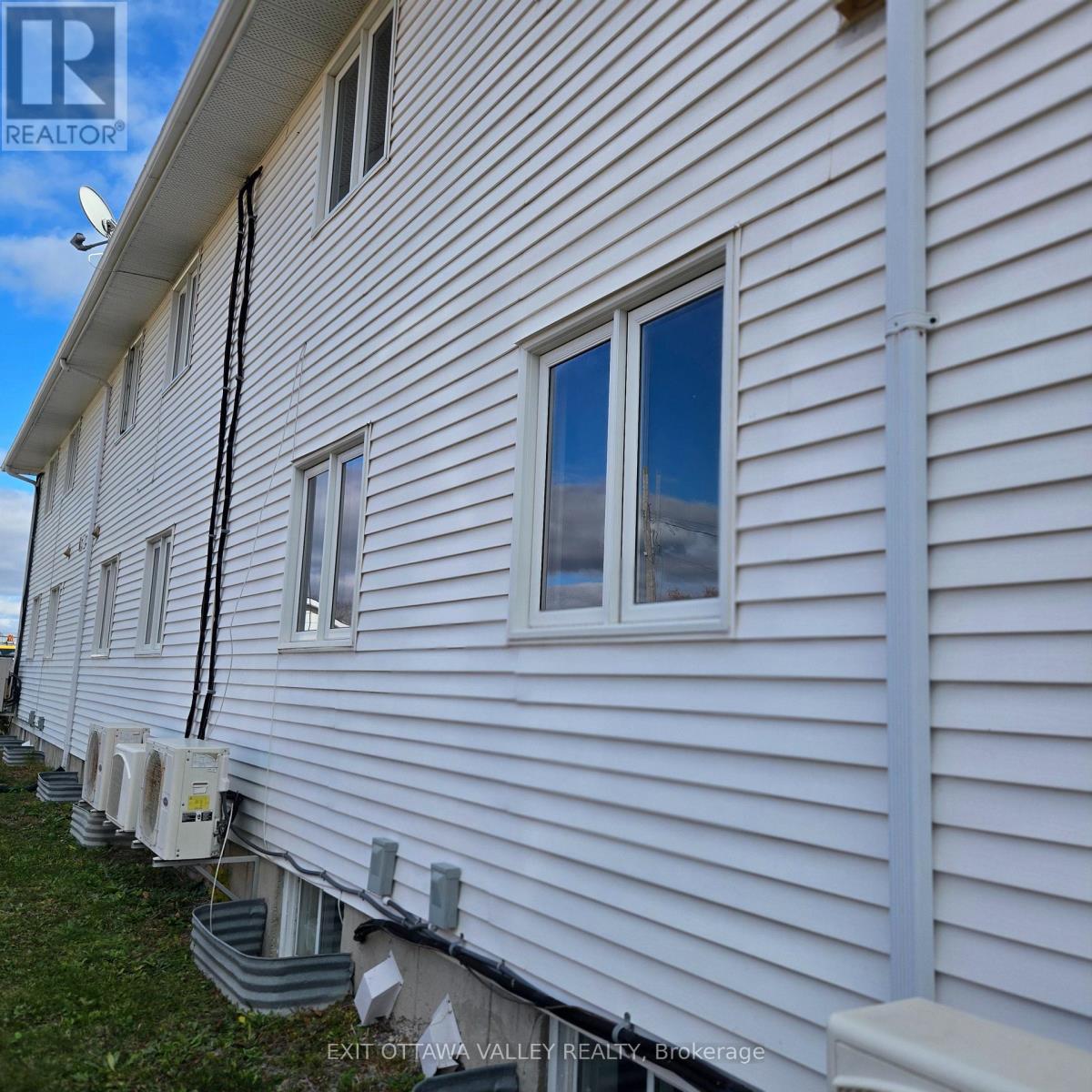 3 - 10 Charles Street, Arnprior, Ontario K7S 1A7 - Photo 28 - X12515360