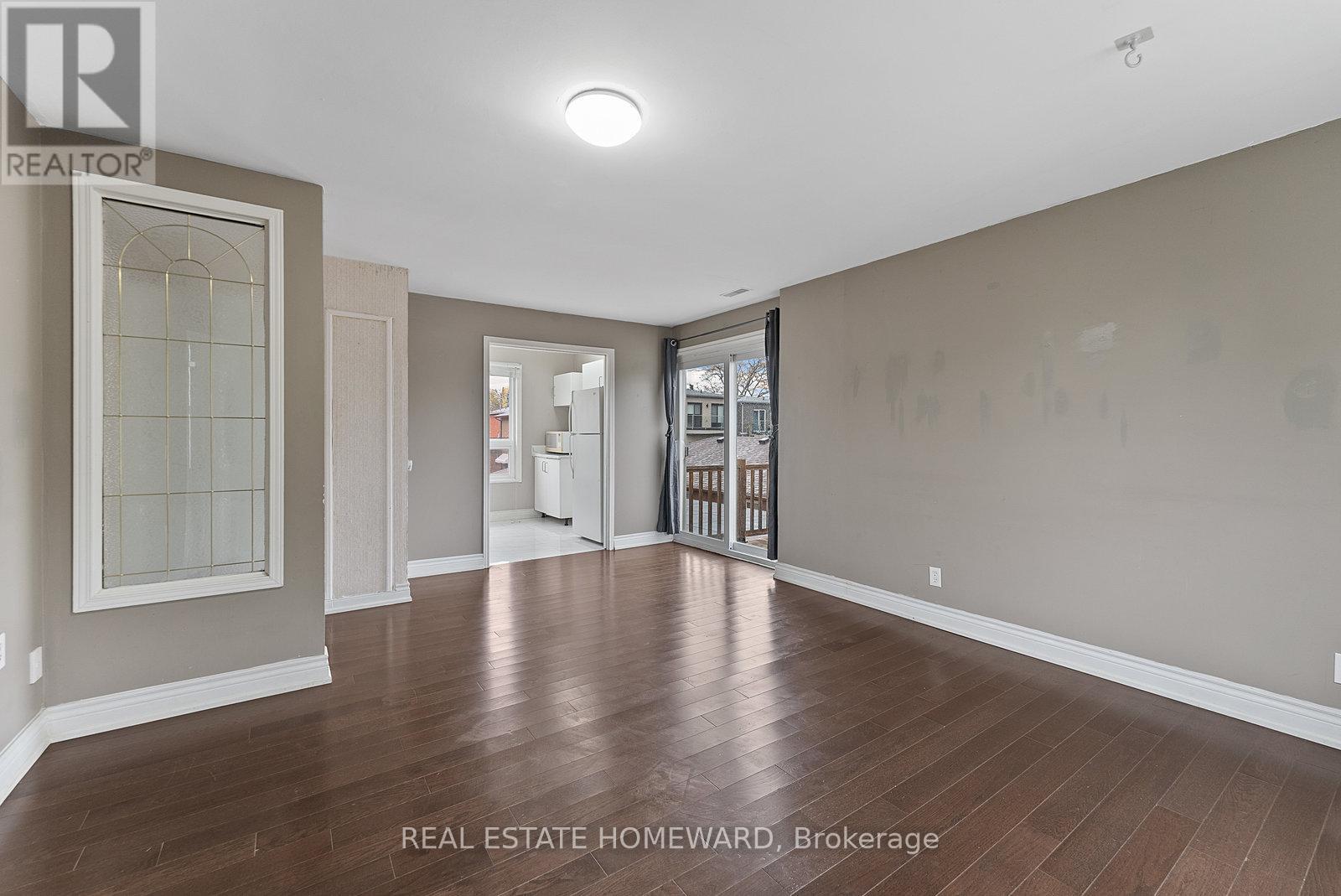 2nd Floor - 983 Victoria Park Avenue, Toronto, Ontario M4B 2J4 - Photo 11 - E12414252