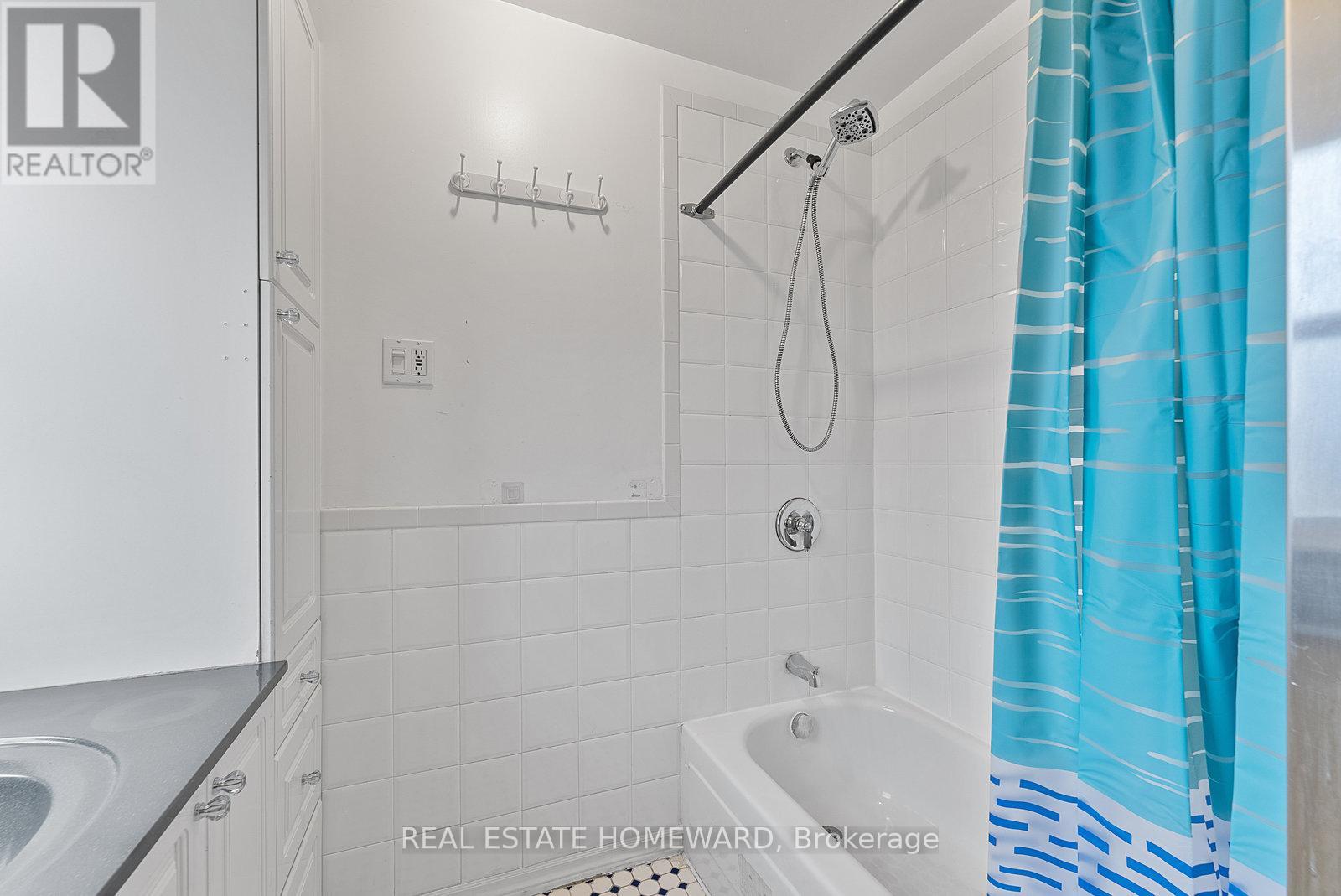 2nd Floor - 983 Victoria Park Avenue, Toronto, Ontario M4B 2J4 - Photo 29 - E12414252