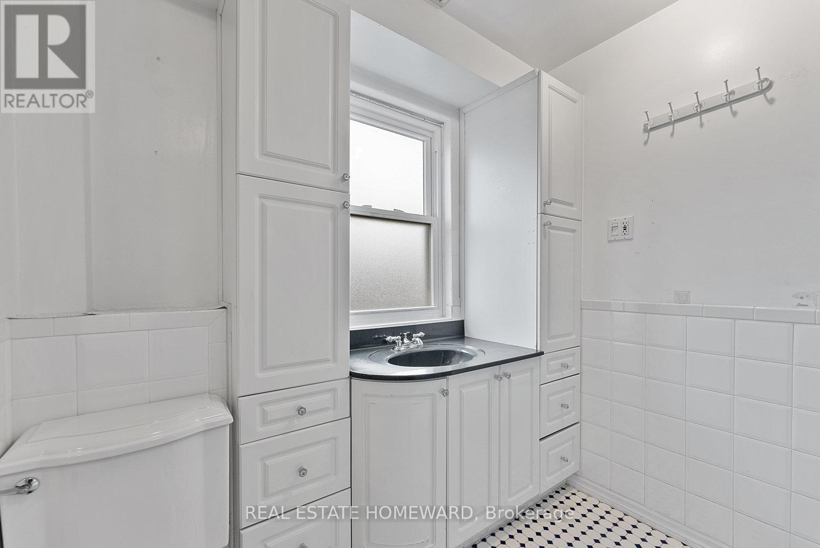 2nd Floor - 983 Victoria Park Avenue, Toronto, Ontario M4B 2J4 - Photo 28 - E12414252