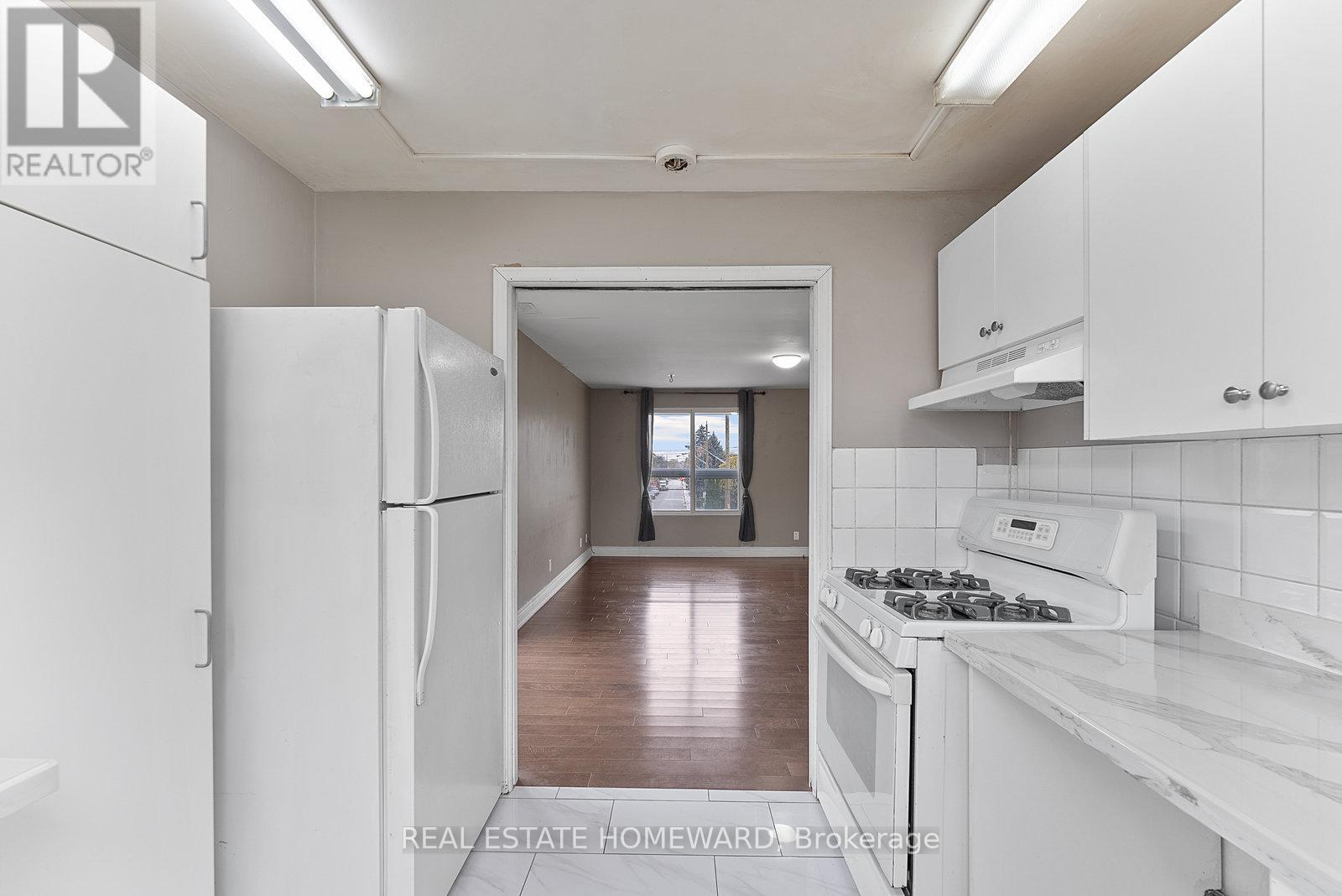 2nd Floor - 983 Victoria Park Avenue, Toronto, Ontario M4B 2J4 - Photo 16 - E12414252