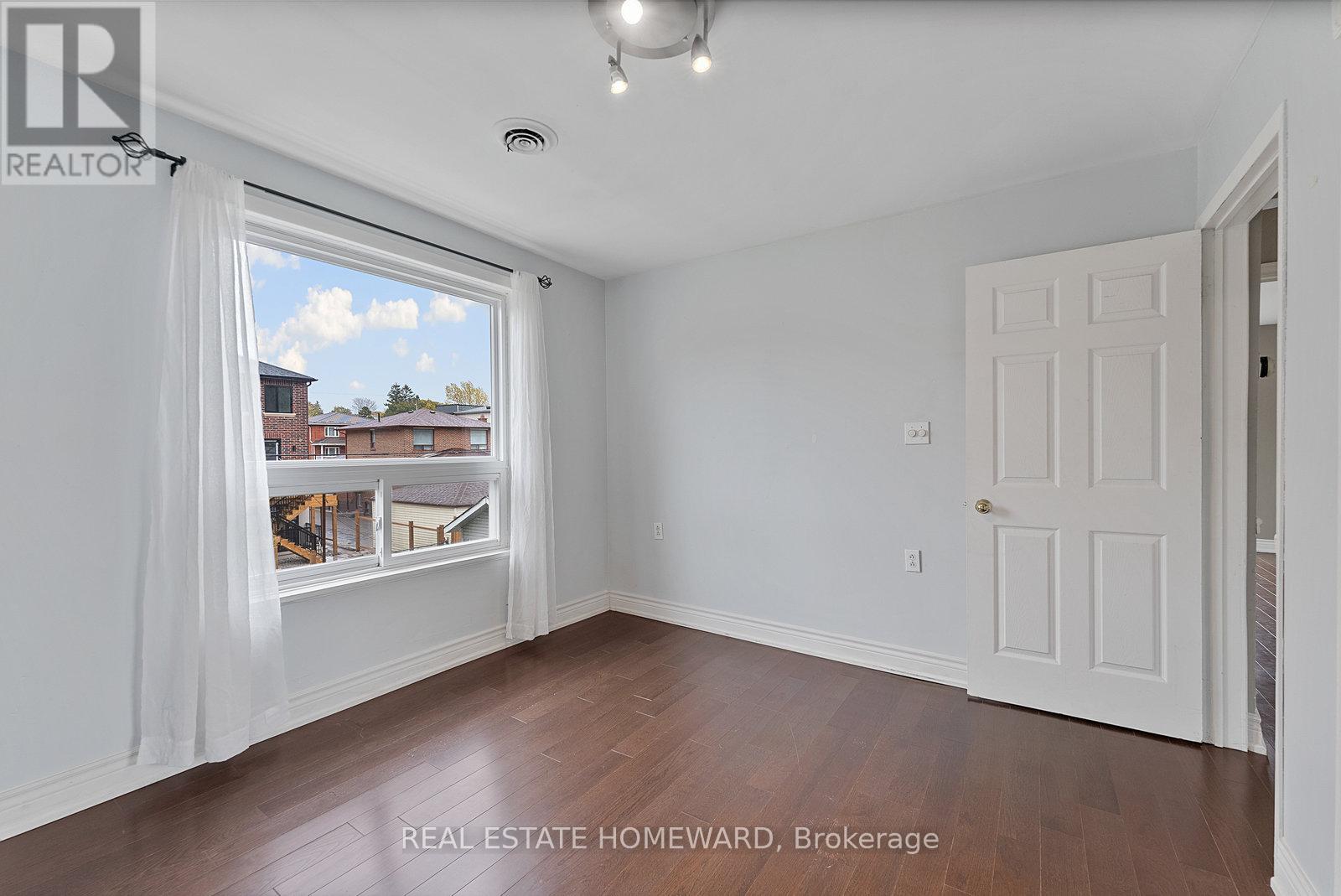 2nd Floor - 983 Victoria Park Avenue, Toronto, Ontario M4B 2J4 - Photo 19 - E12414252