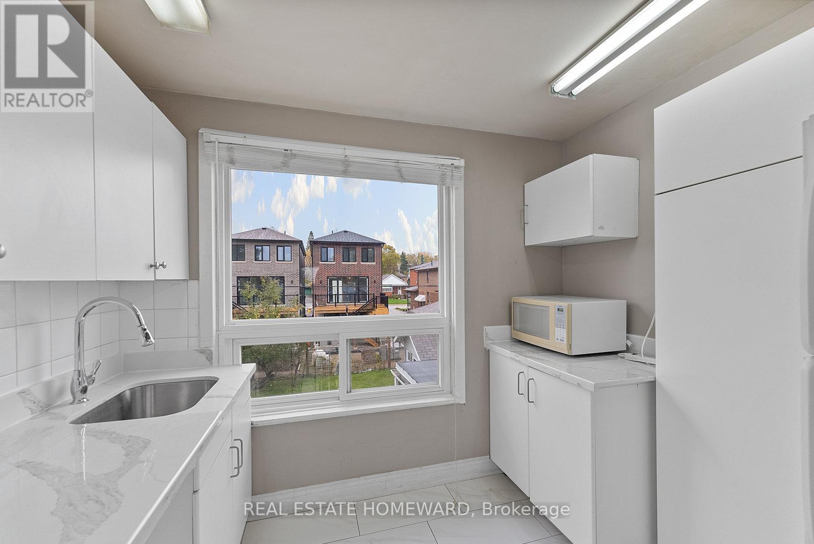 2nd Floor - 983 Victoria Park Avenue, Toronto, Ontario M4B 2J4 - Photo 14 - E12414252