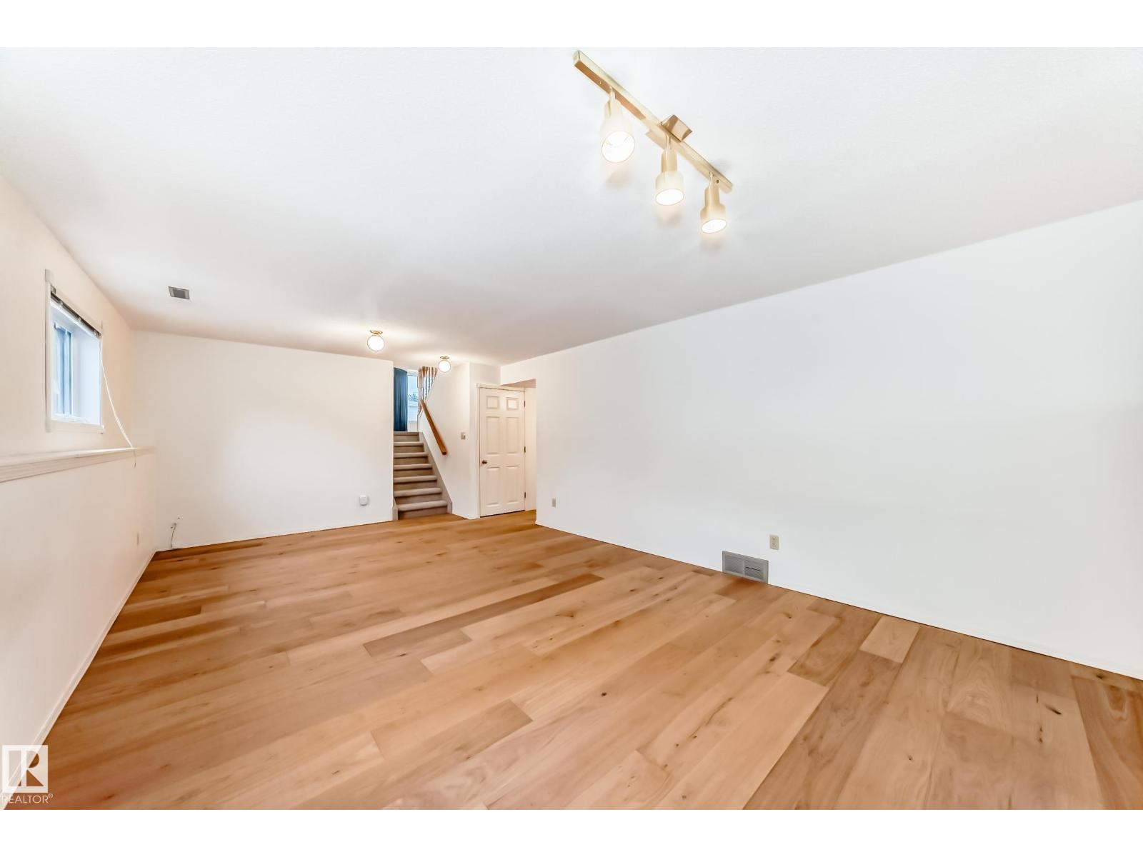 10407 40 Av Nw, Edmonton, Alberta  T6J 6L1 - Photo 14 - E4464902