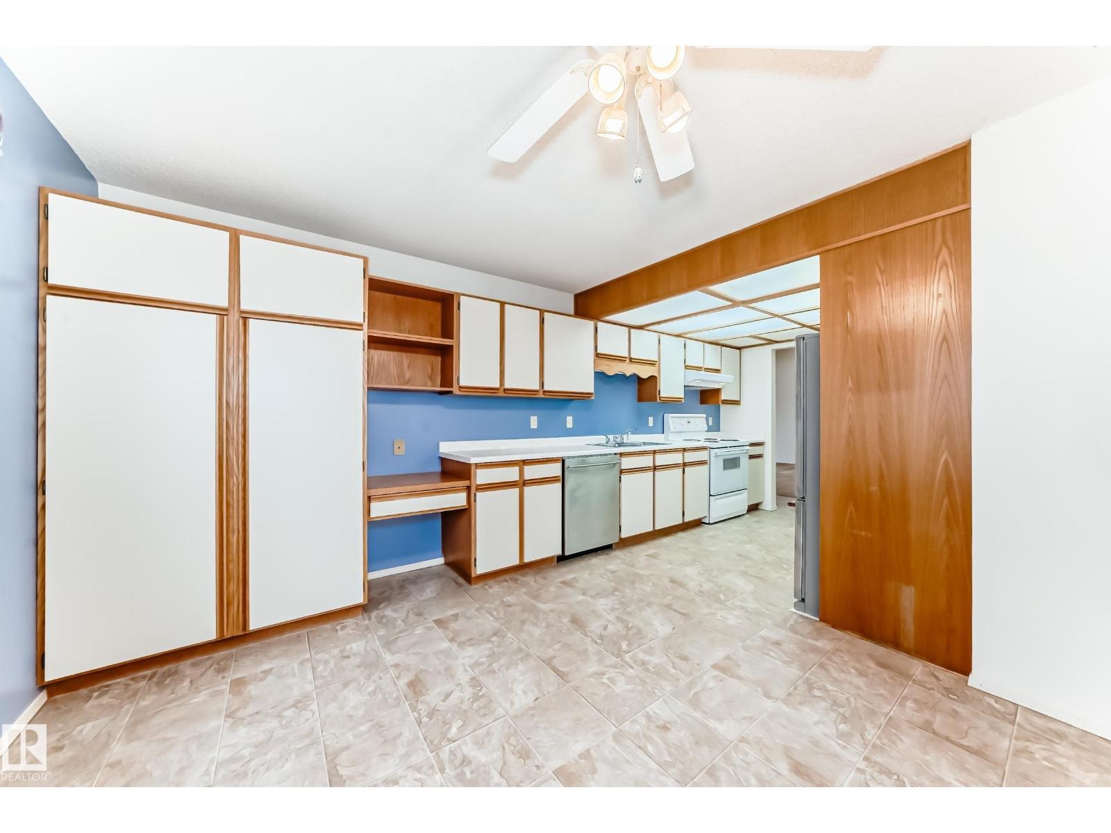 10407 40 Av Nw, Edmonton, Alberta  T6J 6L1 - Photo 5 - E4464902