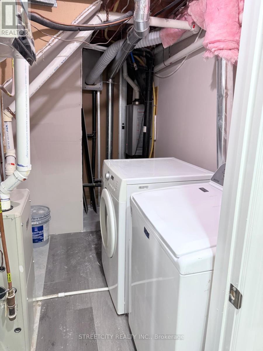 Lower - 31 Christians Drive, London East (East D), Ontario  N5V 4N9 - Photo 9 - X12517054