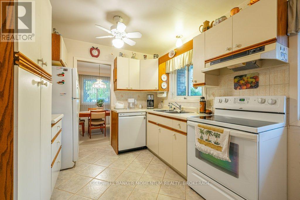 7 Brookbanks Drive N, St. Catharines, Ontario  L2N 3W5 - Photo 17 - X12499810