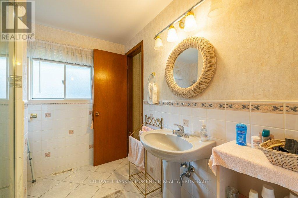 7 Brookbanks Drive N, St. Catharines, Ontario  L2N 3W5 - Photo 31 - X12499810