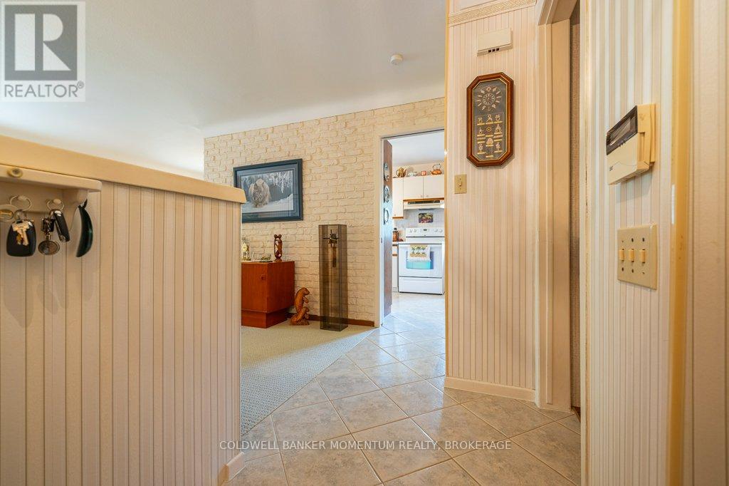 7 Brookbanks Drive N, St. Catharines, Ontario  L2N 3W5 - Photo 7 - X12499810