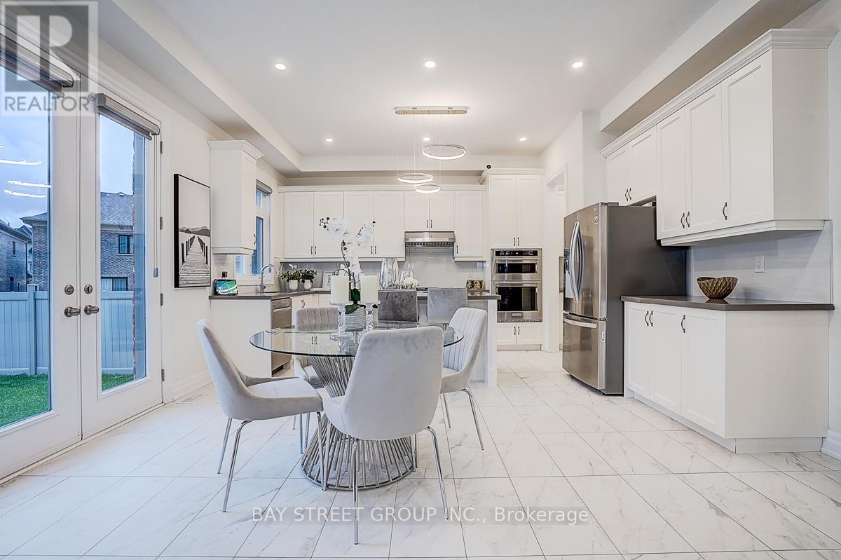 14 Botelho Circle, Aurora, Ontario  L4G 3X3 - Photo 12 - N12516722