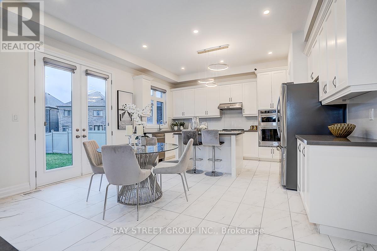 14 Botelho Circle, Aurora, Ontario  L4G 3X3 - Photo 13 - N12516722