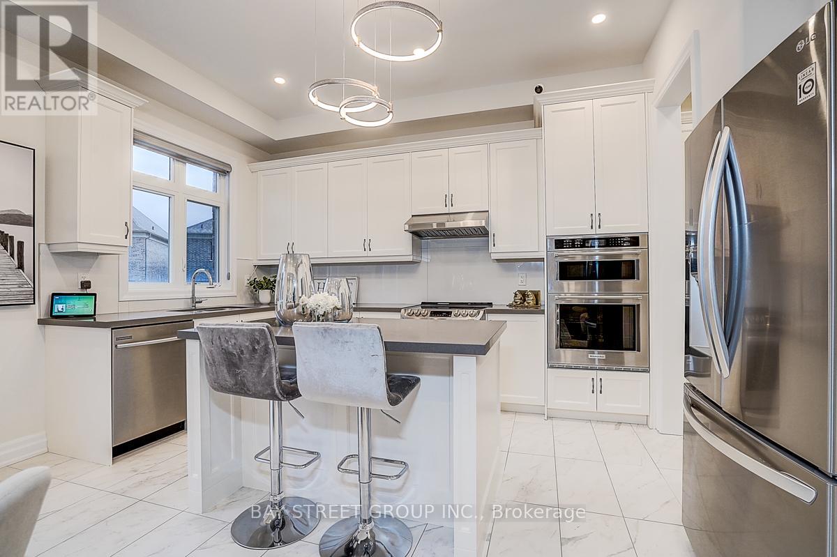 14 Botelho Circle, Aurora, Ontario  L4G 3X3 - Photo 16 - N12516722