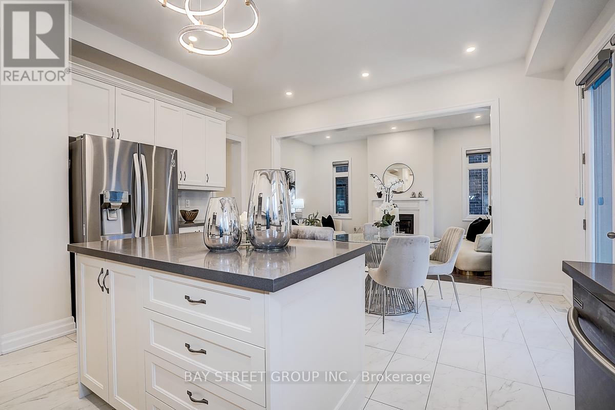 14 Botelho Circle, Aurora, Ontario  L4G 3X3 - Photo 17 - N12516722