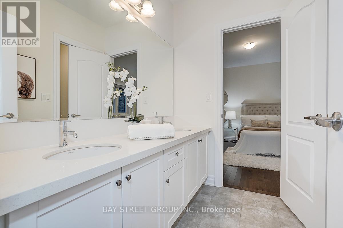 14 Botelho Circle, Aurora, Ontario  L4G 3X3 - Photo 35 - N12516722