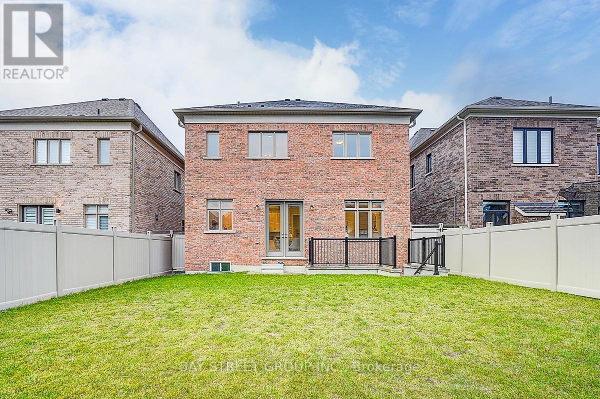 14 Botelho Circle, Aurora, Ontario  L4G 3X3 - Photo 42 - N12516722