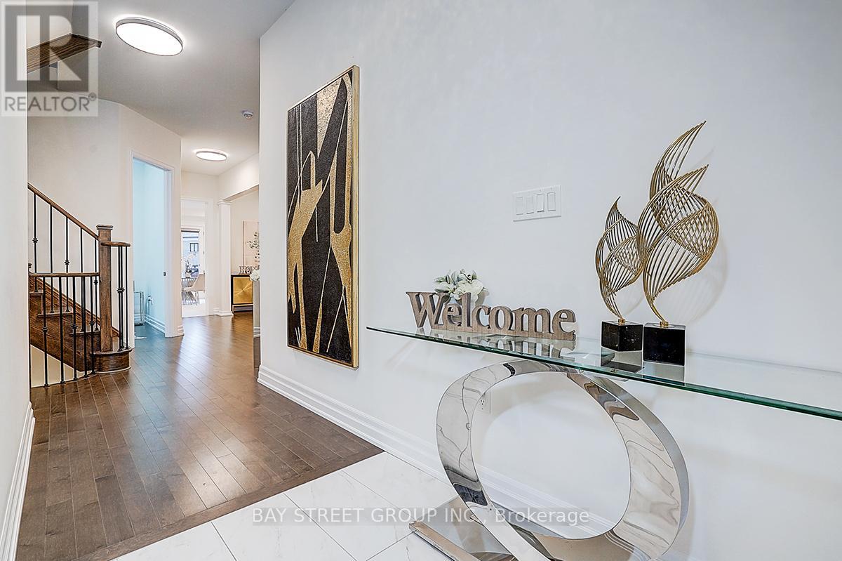 14 Botelho Circle, Aurora, Ontario  L4G 3X3 - Photo 5 - N12516722