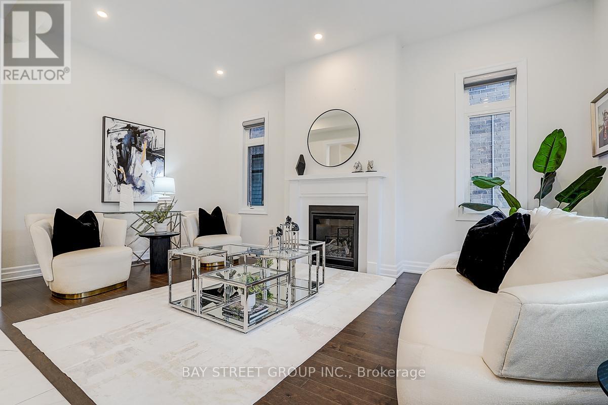 14 Botelho Circle, Aurora, Ontario  L4G 3X3 - Photo 9 - N12516722