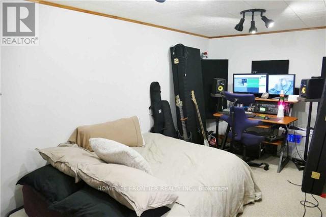 20 Johnson Road, Aurora, Ontario  L4G 2A2 - Photo 7 - N12516738