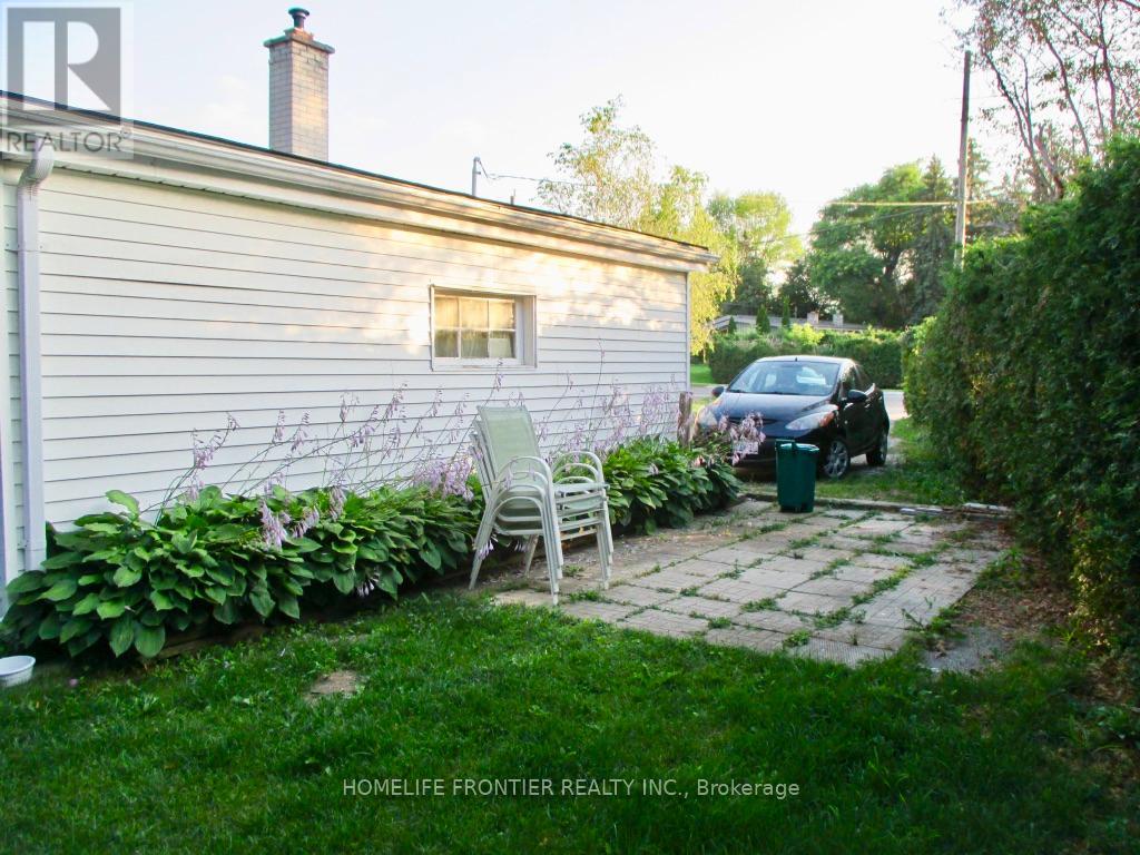 20 Johnson Road, Aurora, Ontario  L4G 2A2 - Photo 9 - N12516738