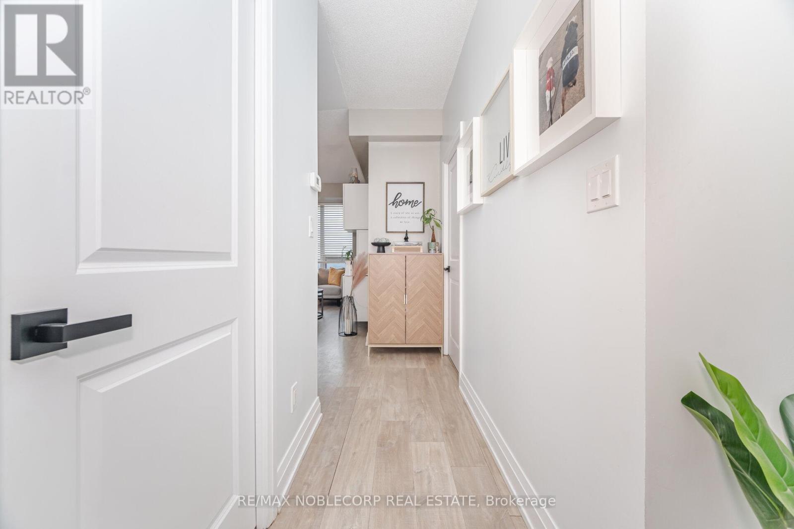 1505 - 3700 Highway 7 Road, Vaughan, Ontario  L4L 0G8 - Photo 6 - N12516886