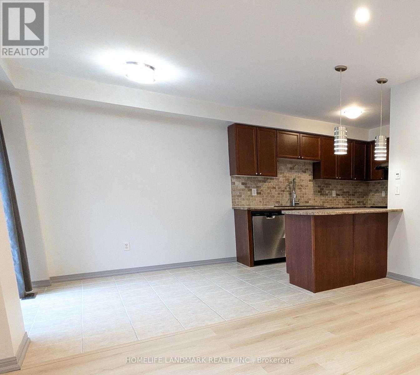 27 Walter Sangster Road, Whitchurch-Stouffville, Ontario  L4A 0J5 - Photo 10 - N12516972