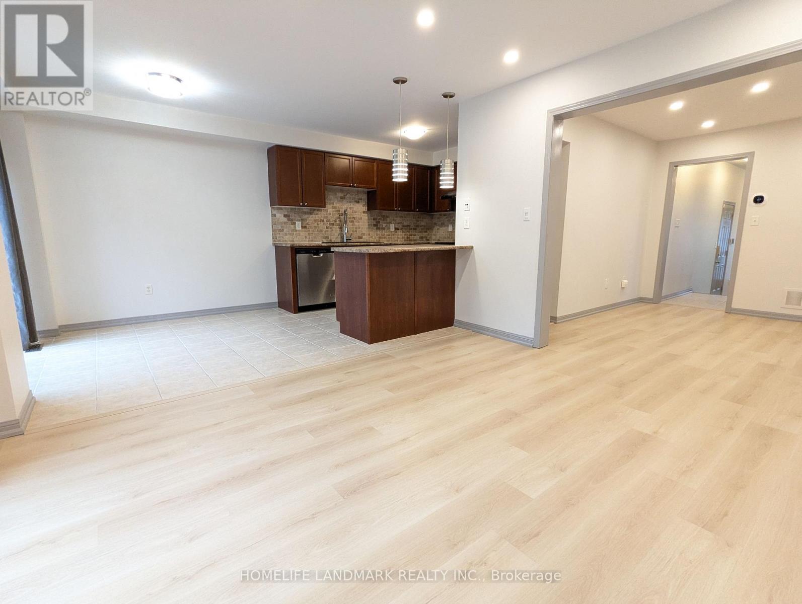 27 Walter Sangster Road, Whitchurch-Stouffville, Ontario  L4A 0J5 - Photo 11 - N12516972