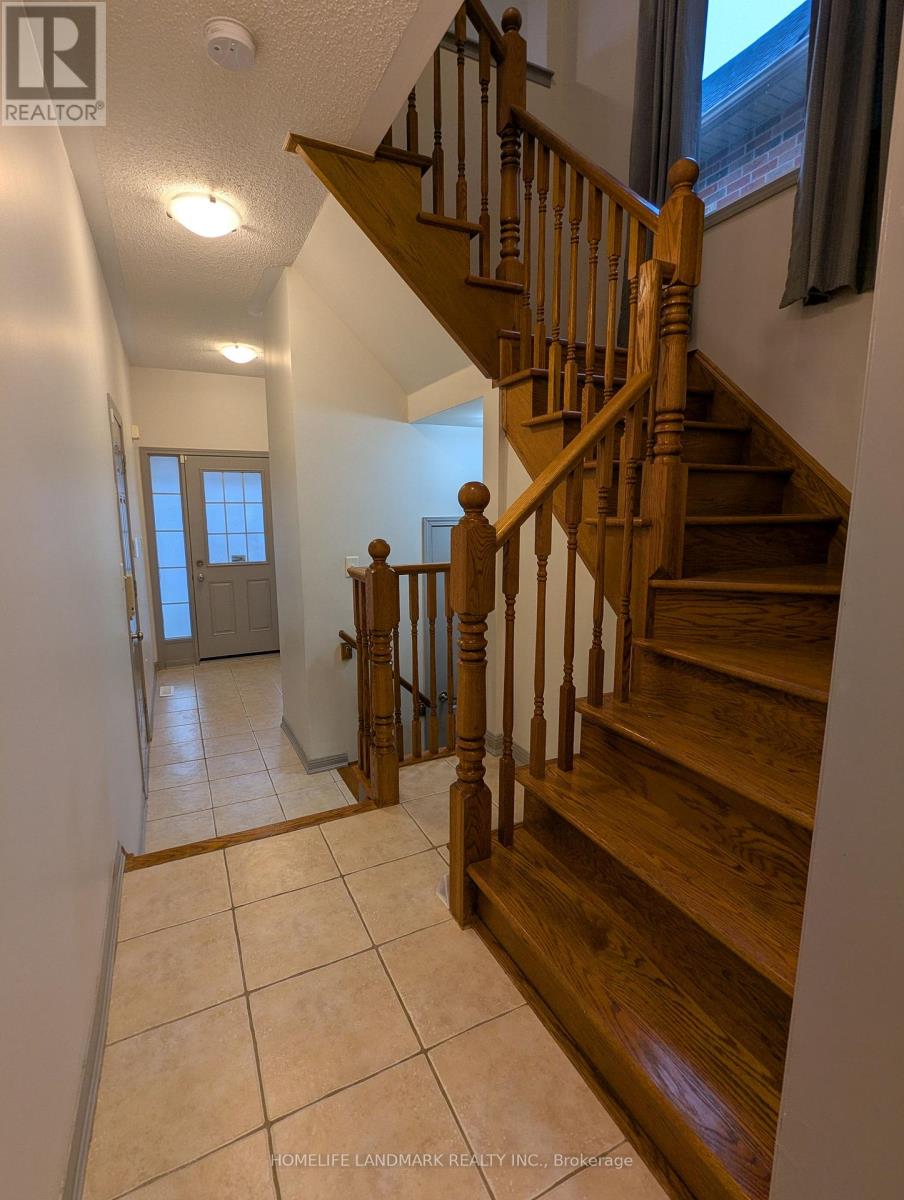 27 Walter Sangster Road, Whitchurch-Stouffville, Ontario  L4A 0J5 - Photo 13 - N12516972