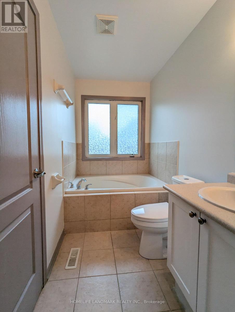 27 Walter Sangster Road, Whitchurch-Stouffville, Ontario  L4A 0J5 - Photo 18 - N12516972