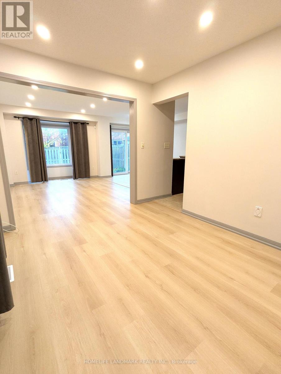 27 Walter Sangster Road, Whitchurch-Stouffville, Ontario  L4A 0J5 - Photo 5 - N12516972