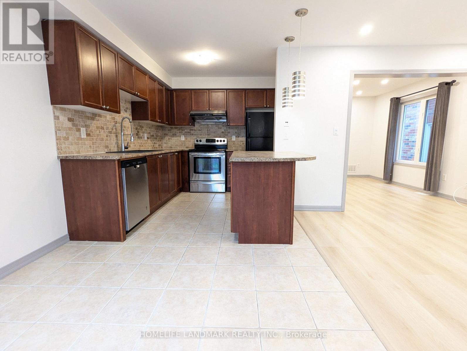 27 Walter Sangster Road, Whitchurch-Stouffville, Ontario  L4A 0J5 - Photo 7 - N12516972