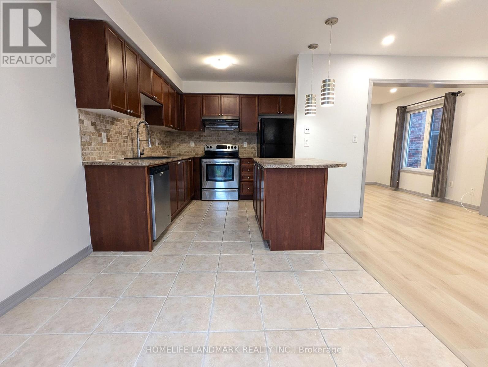 27 Walter Sangster Road, Whitchurch-Stouffville, Ontario  L4A 0J5 - Photo 9 - N12516972