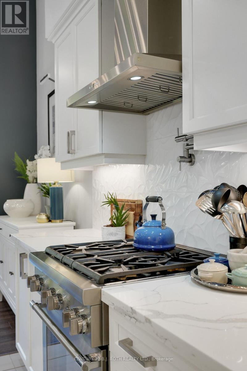 99 Franklin Trail, Barrie (Holly), Ontario  L9J 0J1 - Photo 14 - S12516966