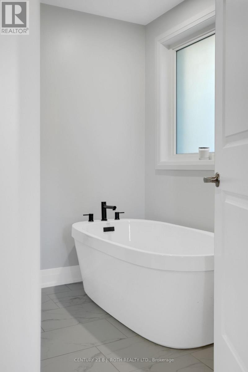 99 Franklin Trail, Barrie (Holly), Ontario  L9J 0J1 - Photo 24 - S12516966