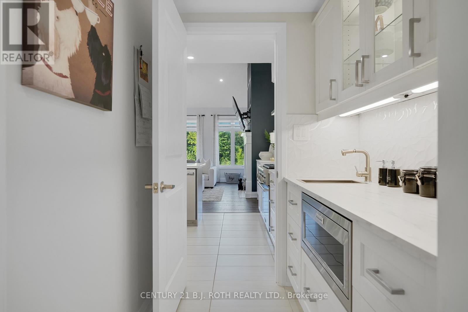 99 Franklin Trail, Barrie (Holly), Ontario  L9J 0J1 - Photo 9 - S12516966