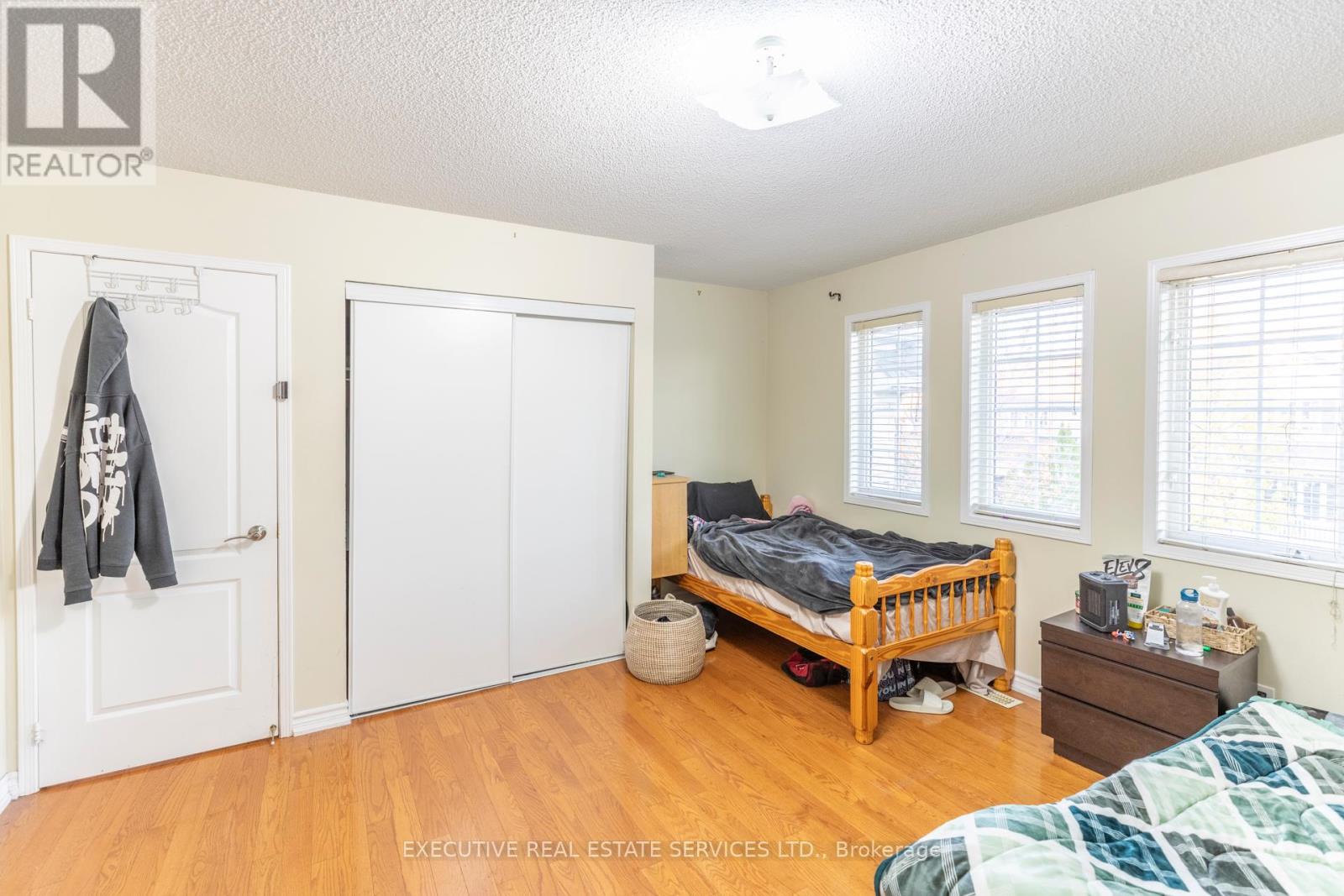 16 Sandway Drive, Brampton, Ontario  L7A 2T9 - Photo 30 - W12501342