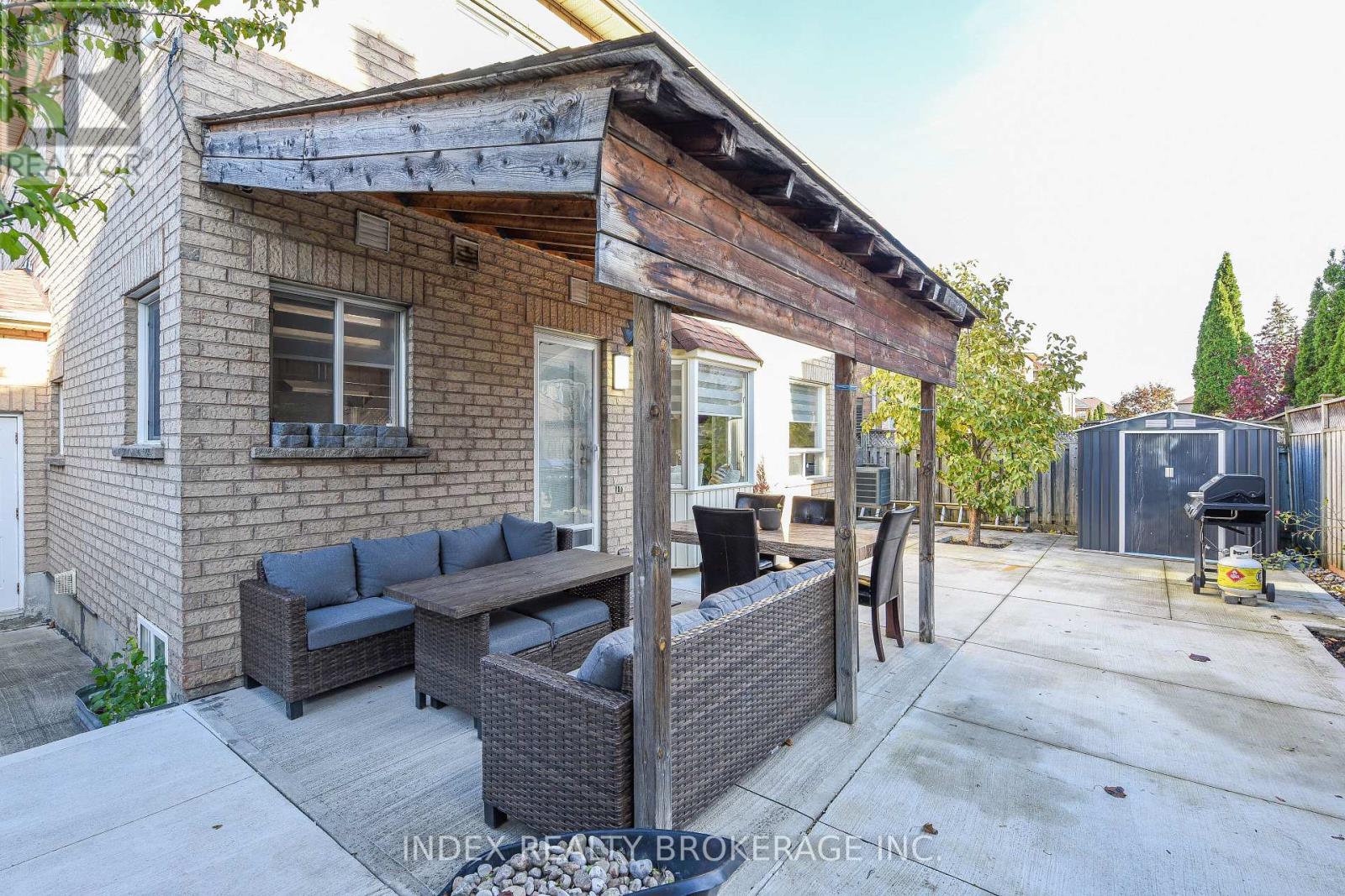 10 Leopard Gate, Brampton, Ontario  L6R 2E5 - Photo 46 - W12514480