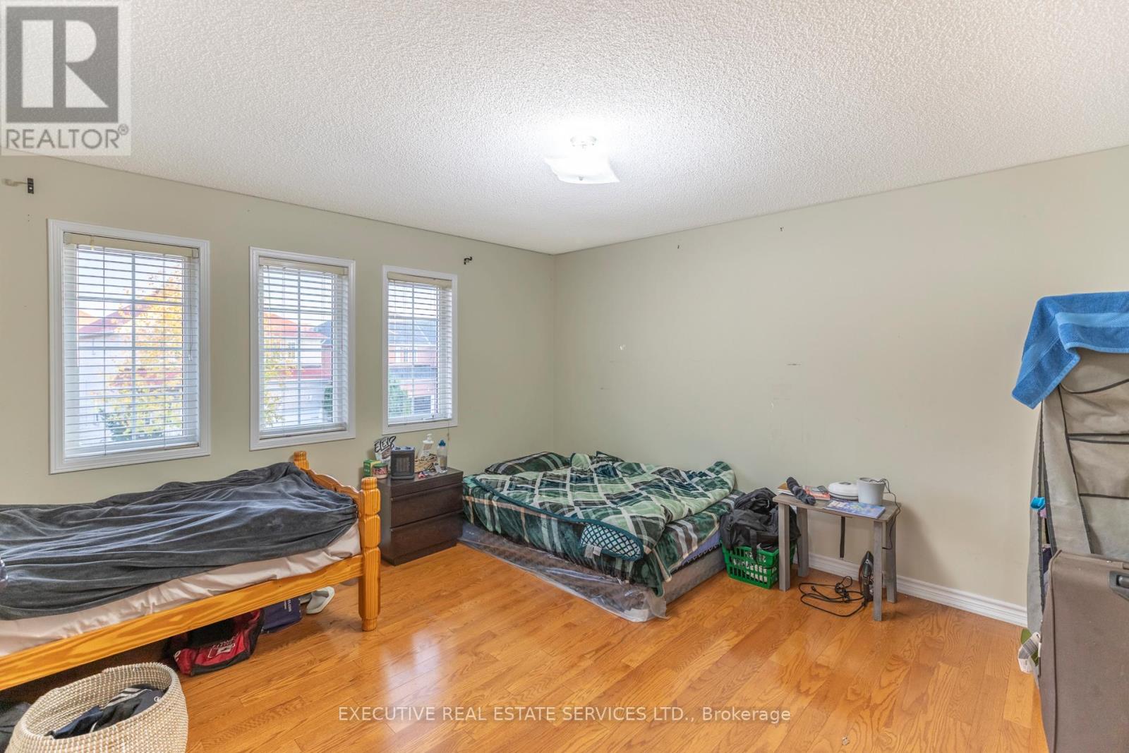 16 Sandway Drive, Brampton, Ontario  L7A 2T9 - Photo 28 - W12501342