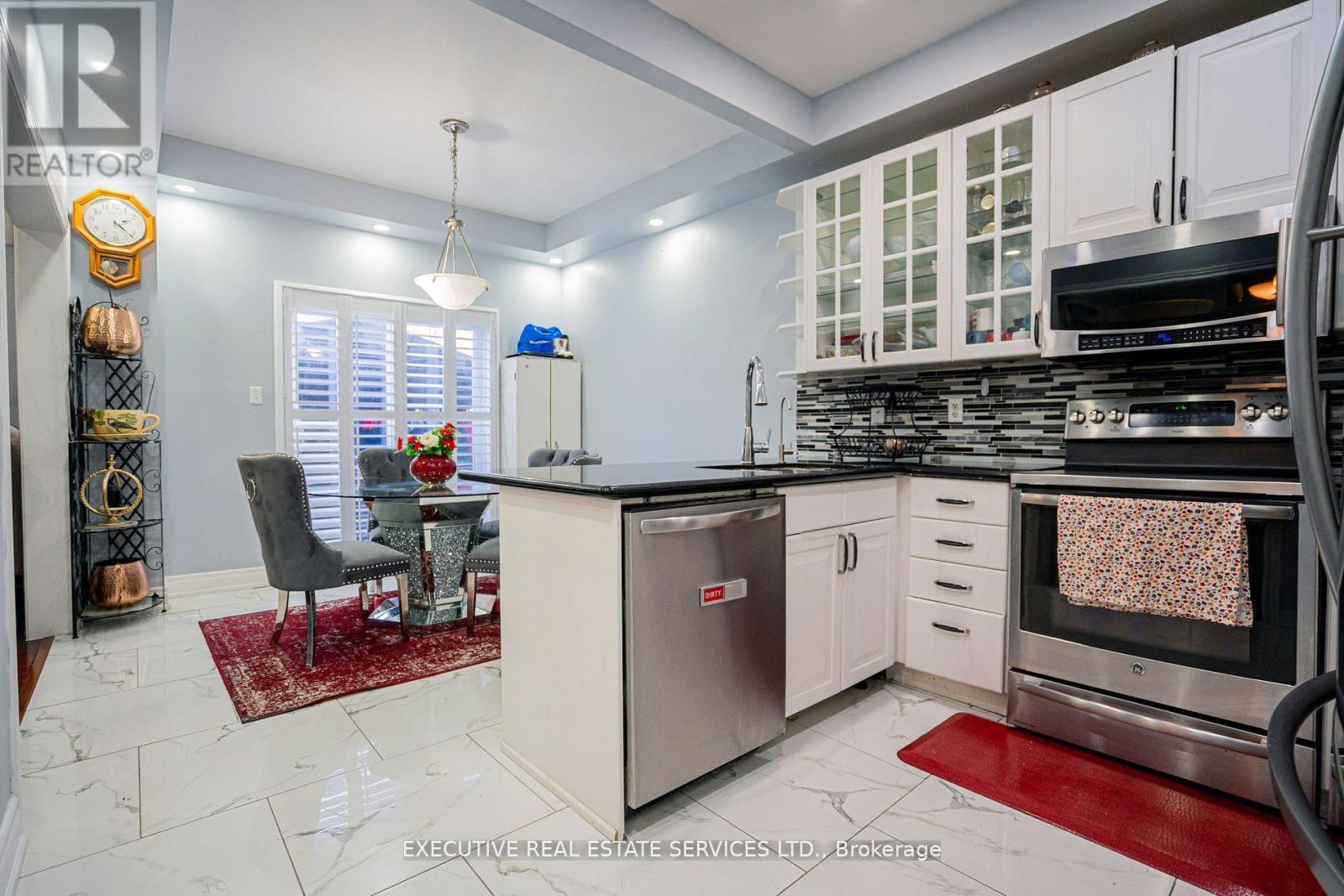 27 Savita Road, Brampton, Ontario L7A 3V1 - Photo 9 - W12367661