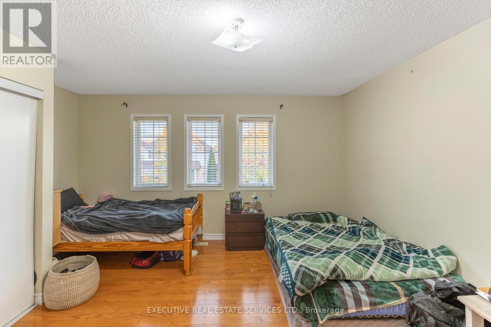 16 Sandway Drive, Brampton, Ontario  L7A 2T9 - Photo 29 - W12501342