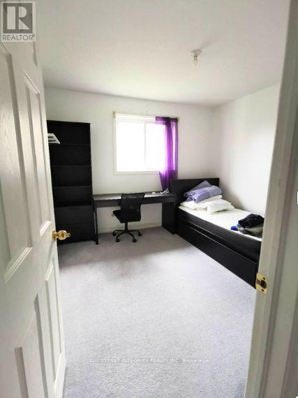 64 Karen Walk, Waterloo, Ontario  N2L 6K7 - Photo 13 - X12513134