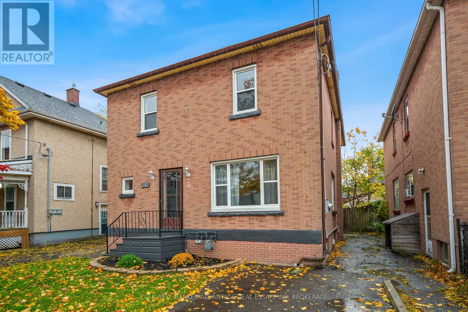 257 Niagara Street, Welland (Prince Charles), Ontario  L3C 1K3 - Photo 3 - X12517124