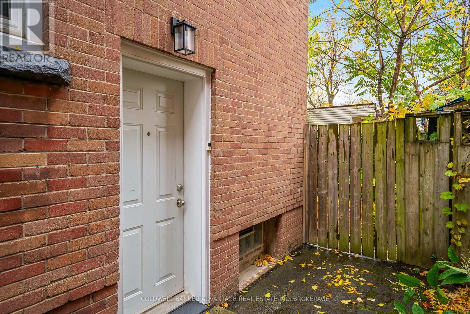 257 Niagara Street, Welland (Prince Charles), Ontario  L3C 1K3 - Photo 4 - X12517124